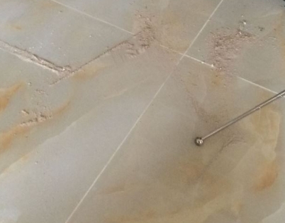 忻府瓷砖空鼓维修公司分享粘合剂选择不当在瓷砖铺贴过程中可能导致以下问题