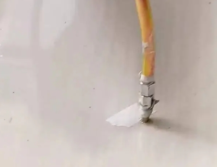 忻府瓷砖空鼓维修公司专业解答在瓷砖铺贴过程中，如果使用的砂料过粗（如全部使用了粗砂），可能会导致以下问题